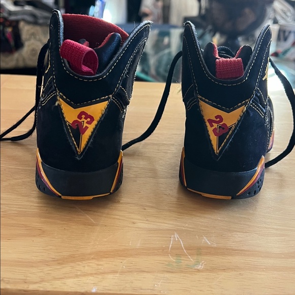 Boys Jordan’s - Picture 4 of 4